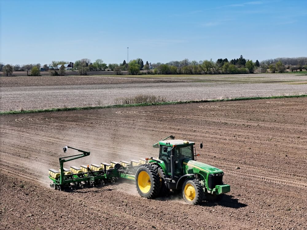  Części do ciągników John Deere – jak zapewnić długą żywotność i efektywność maszyn?